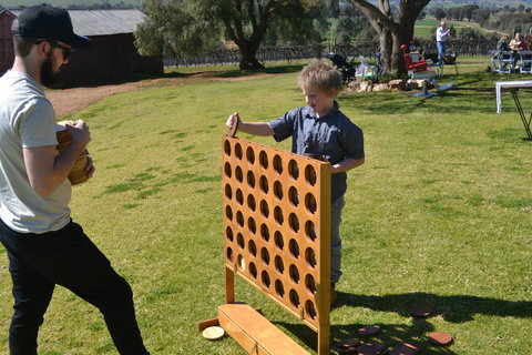 Daddy's Day Out At Borambola Wines By The Roundabout Restaurant - Hotel Accommodation 2