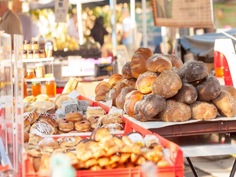Nundah Farmers Market - Hotel Accommodation 1
