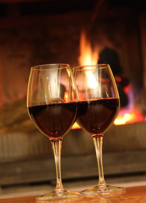 Fireside Pig And Pinot At Contentious Character - Hotel Accommodation 1