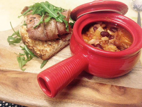 Online Film Screening: Dieci Inverni - Hotel Accommodation 1