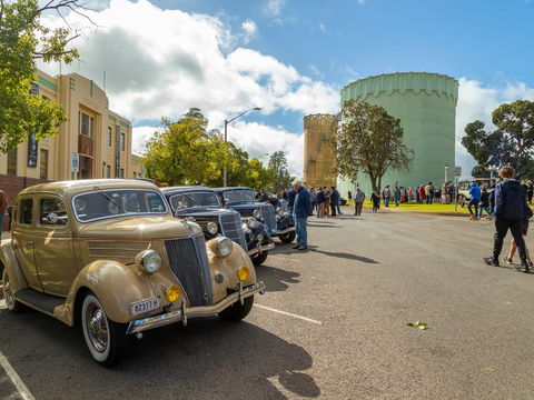 Australian Art Deco Festival Leeton - Hotel Accommodation 2