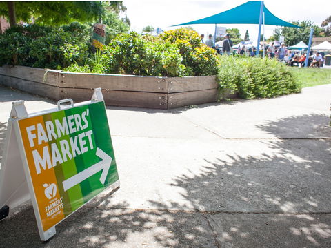 Coburg Farmers' Market - Hotel Accommodation 1