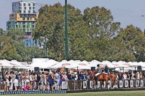 Land Rover Polo In The City - Hotel Accommodation 0