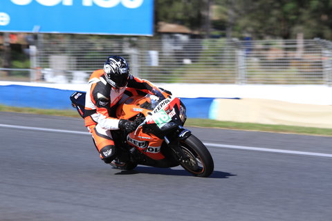 QR Moto Ride Days At Queensland Raceways! - Hotel Accommodation 1