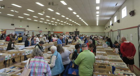 Rotary Club Of Wagga Wagga - Book Fair - Hotel Accommodation 0