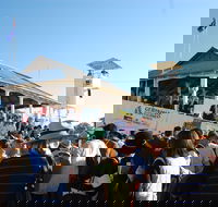 Talmoi Picnic Races - Hotel Accommodation