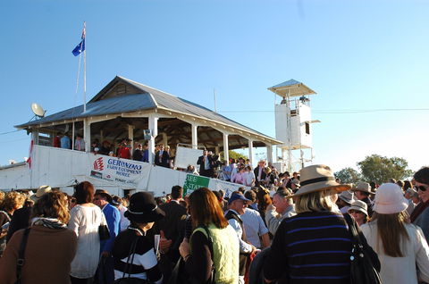 Talmoi Picnic Races - Hotel Accommodation 0