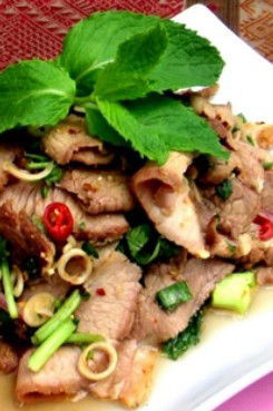 Lao-Thai Luammit Restaurant - Hotel Accommodation 3