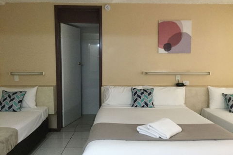 Ambassador Motel - Hotel Accommodation 6