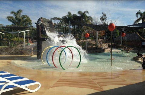 Blue Dolphin Holiday Resort - Hotel Accommodation 1