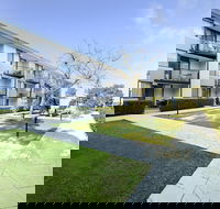 Lodestar Waterside Apartments - Hotel Accommodation
