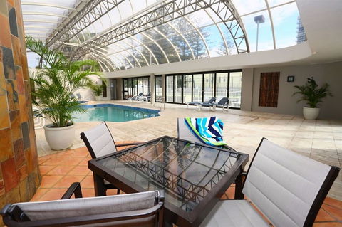 The Regent Apartments - Hotel Accommodation 3
