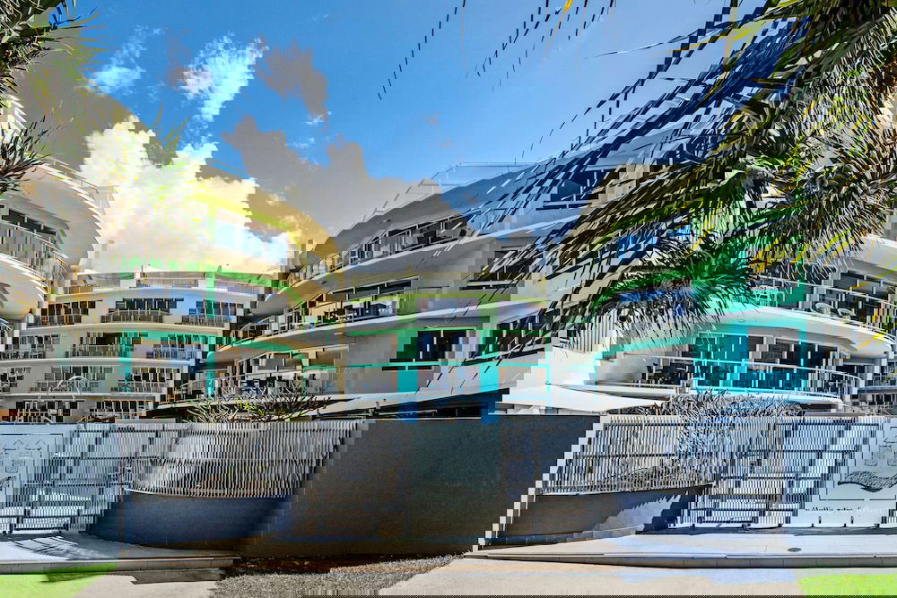 Kings Beach QLD Hotel Accommodation