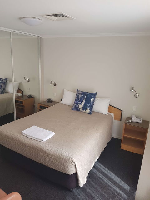 Belconnen Way Hotel Motel And Serviced Apartments - Hotel Accommodation 5