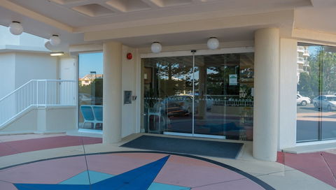 Burleigh Surf Apartments - Hotel Accommodation 3