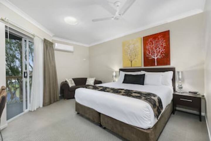 Bauple QLD Hotel Accommodation