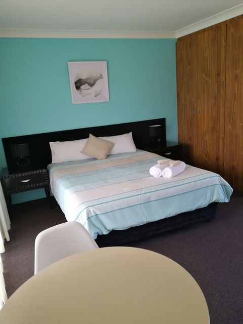 Lakeside Lodge Motel - Hotel Accommodation 5