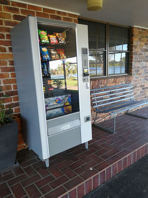 Lakeside Lodge Motel - Hotel Accommodation 4