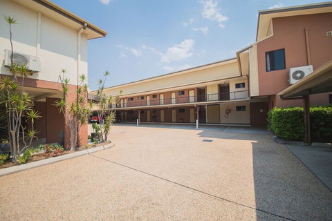 Rocky Resort Motor Inn - Hotel Accommodation 1