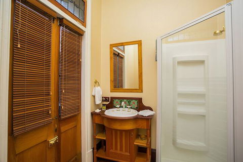Danum House B & B - Hotel Accommodation 3