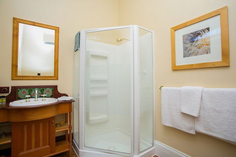 Danum House B & B - Hotel Accommodation 4
