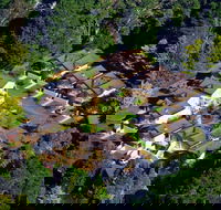 Falls Mountain Retreat - Hotel Accommodation