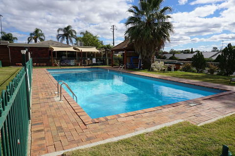 Redhill Tamworth Motor Inn & Conference Centre - Hotel Accommodation 2