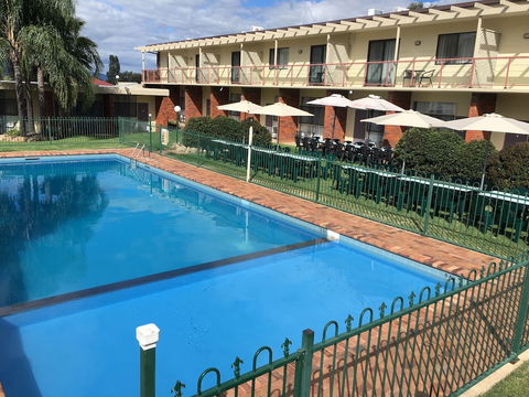 Redhill Tamworth Motor Inn & Conference Centre - Hotel Accommodation 1