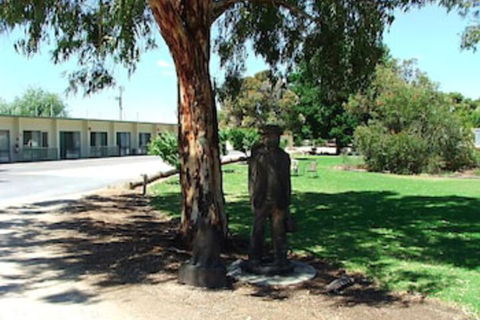 Lazy River Motor Inn - Hotel Accommodation 1