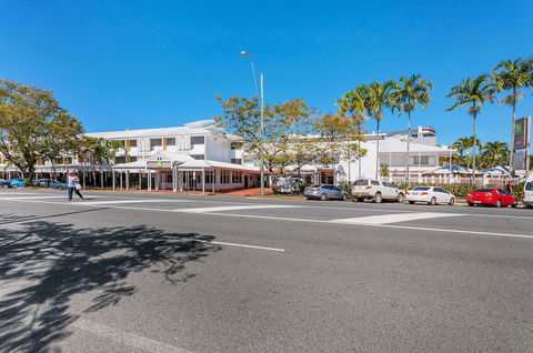 Ibis Styles Cairns - Hotel Accommodation 2
