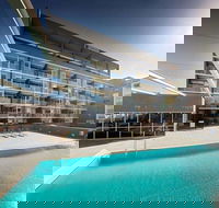 Honeysuckle Executive Apartments - Hotel Accommodation