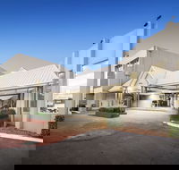Ciloms Airport Lodge - Hotel Accommodation