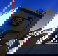 Red Cedar Motel - Hotel Accommodation