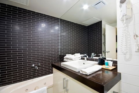Lorne Bay View Motel - Hotel Accommodation 3