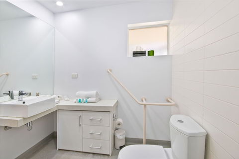 Lorne Bay View Motel - Hotel Accommodation 1