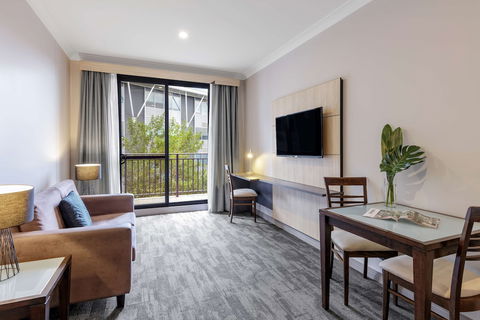 Oaks Sydney North Ryde Suites - Hotel Accommodation 5