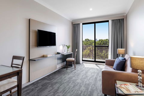 Oaks Sydney North Ryde Suites - Hotel Accommodation 6