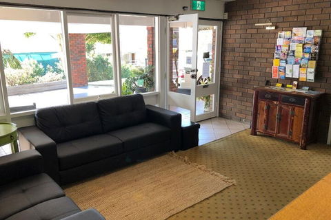 Matador Motor Inn - Hotel Accommodation 2