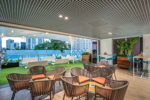 Mantra On View Hotel - Hotel Accommodation 1