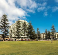 Oaks Glenelg Liberty Suites - Hotel Accommodation
