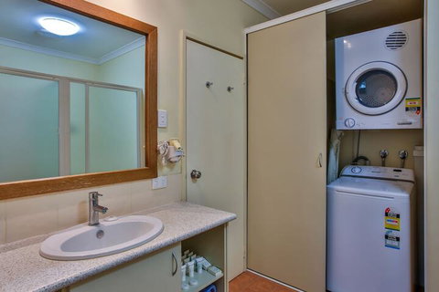 Kimberley Hotel Halls Creek - Hotel Accommodation 7