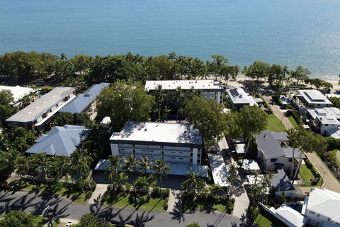 Agincourt Beachfront Apartments - Hotel Accommodation 1