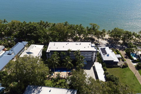 Agincourt Beachfront Apartments - Hotel Accommodation 3