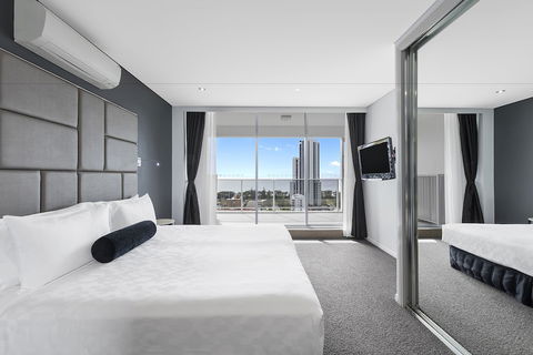 Meriton Suites Broadbeach, Gold Coast - Hotel Accommodation 6