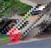 Bay Village Tropical Retreat  Apartments - Hotel Accommodation