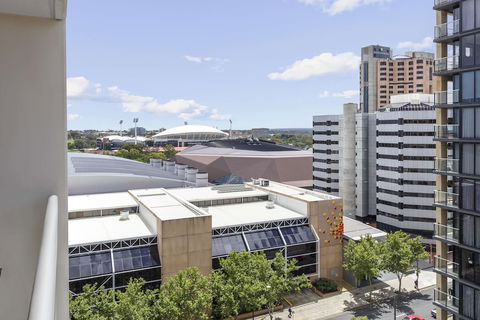 Oaks Adelaide Embassy Suites - Hotel Accommodation 3