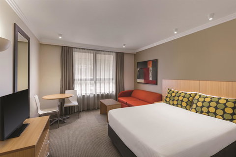 Travelodge Hotel Garden City Brisbane - Hotel Accommodation 6