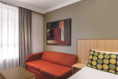 Travelodge Hotel Garden City Brisbane - Hotel Accommodation 5