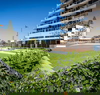 Mantra Twin Towns - Hotel Accommodation