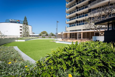 Mantra Twin Towns - Hotel Accommodation 0